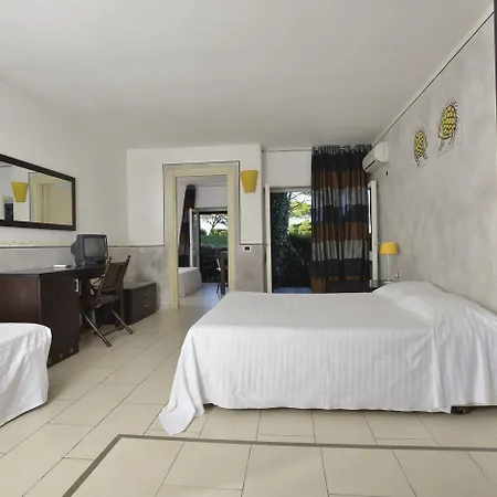 Unahotels Club Ancora 4*