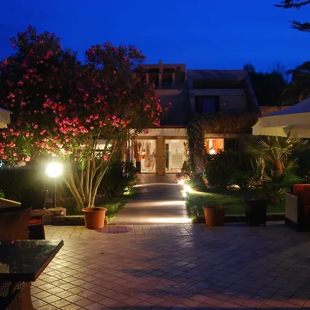 Üdülőközpont Unahotels Club Ancora 4*