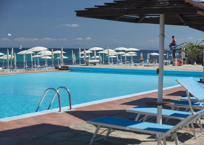 Unahotels Club Ancora Resort 4*